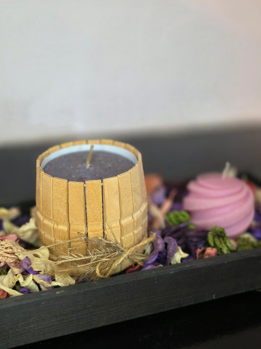 Bord met spiraalkaarsen