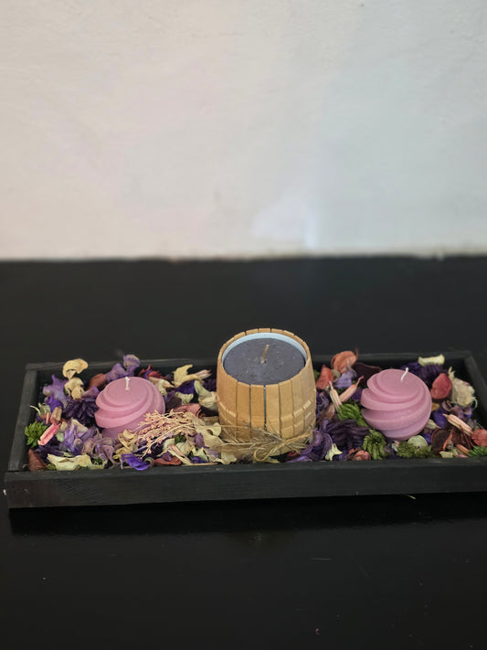 Bord met spiraalkaarsen