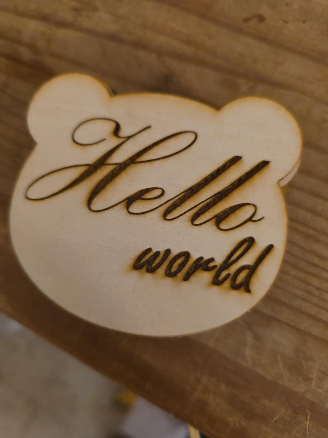 Baby geschenkmand met leeftijdkaartjes
